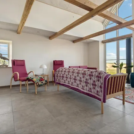 2 Bedroom Beautiful In *