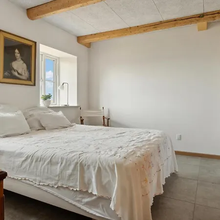 2 Bedroom Beautiful In *
